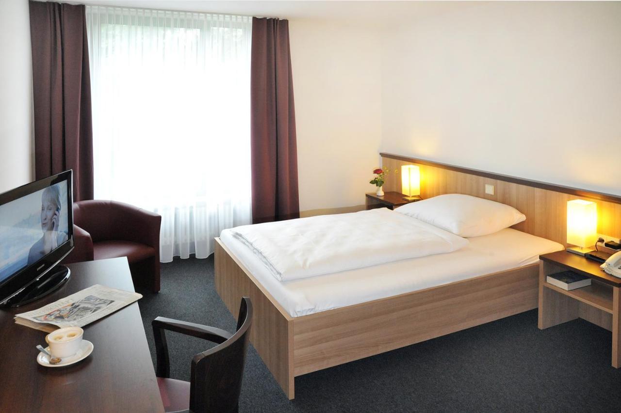 Christkoenigshaus Hotel Stuttgart Bagian luar foto