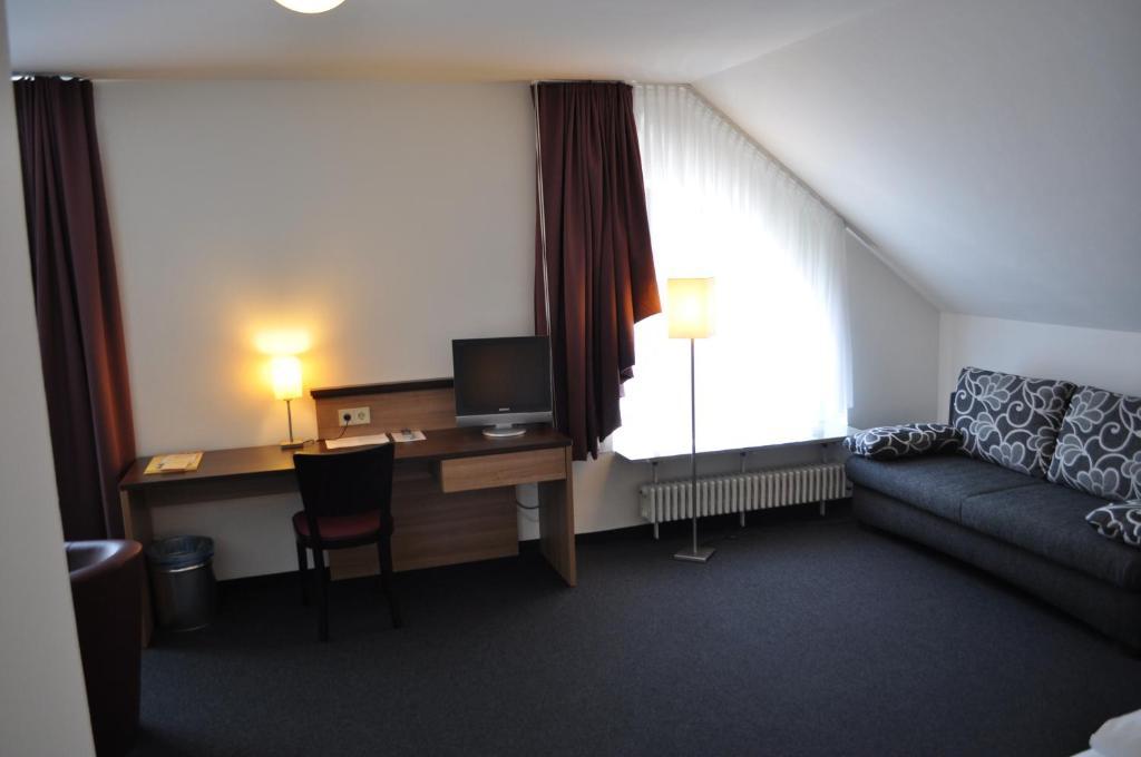 Christkoenigshaus Hotel Stuttgart Bagian luar foto