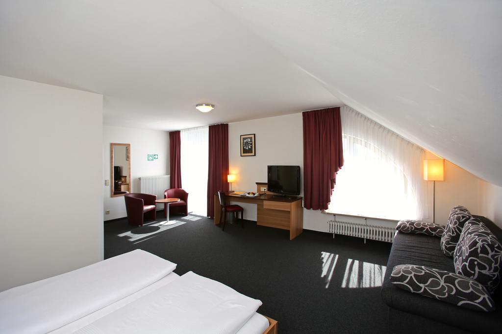 Christkoenigshaus Hotel Stuttgart Bagian luar foto