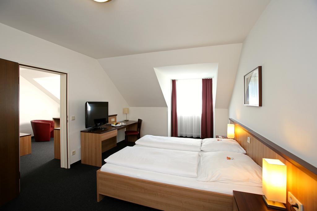 Christkoenigshaus Hotel Stuttgart Bagian luar foto